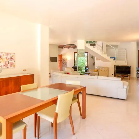 Vittoria By Interhome * فالديريتْشّي