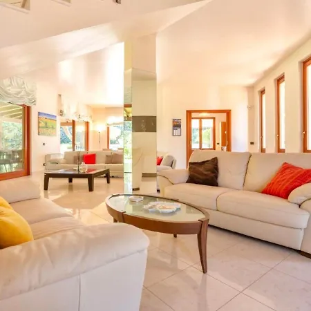 فيلة Vittoria By Interhome فالديريتْشّي