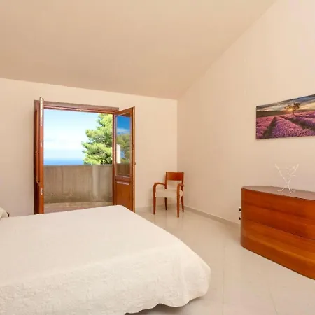 Vittoria By Interhome * فالديريتْشّي